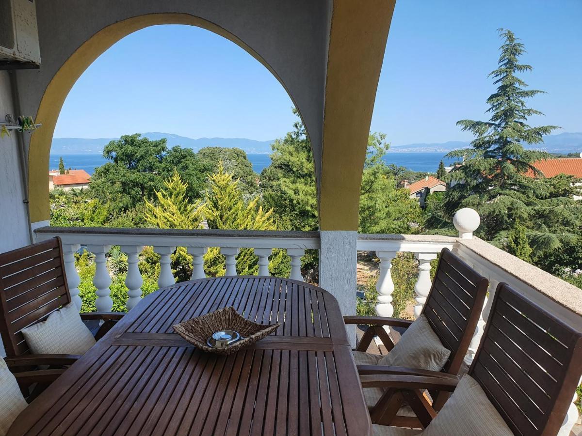 Villa Flora Малинска Экстерьер фото